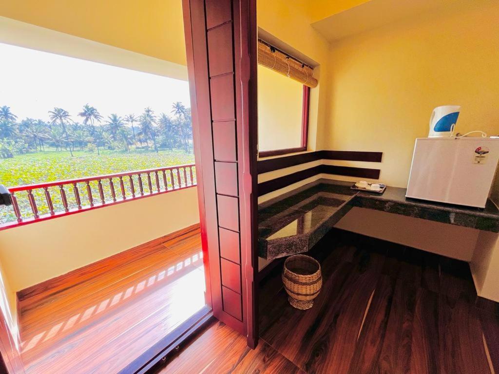 Maadathil Cottages & Beach Resort Varkala Exterior photo