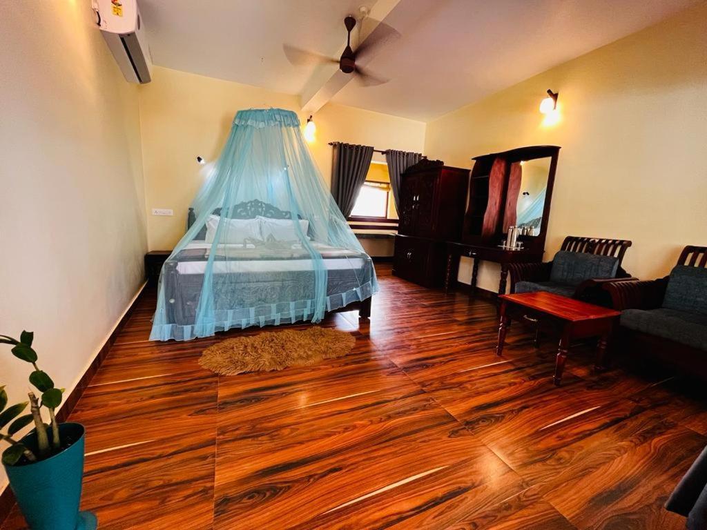 Maadathil Cottages & Beach Resort Varkala Exterior photo