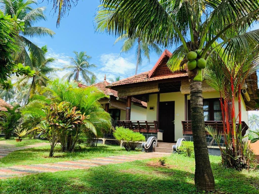 Maadathil Cottages & Beach Resort Varkala Exterior photo